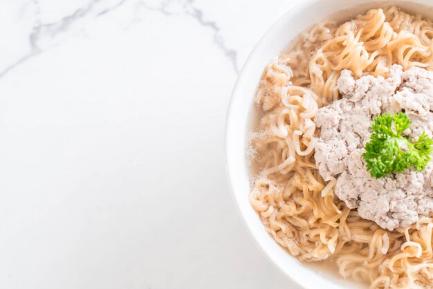 instant noodles with mince pork