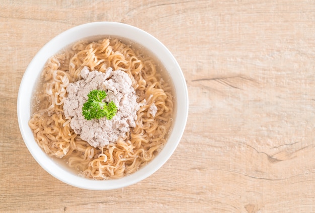 instant noodles with mince pork