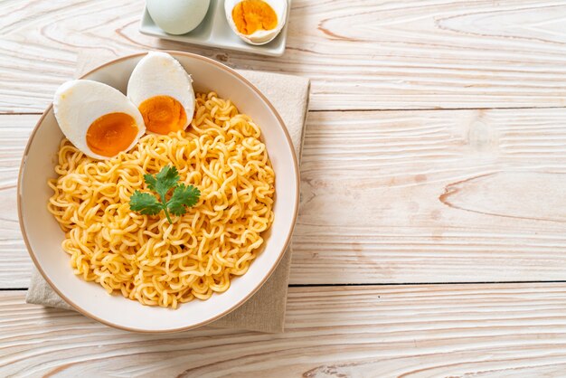 instant noodles with salt egg