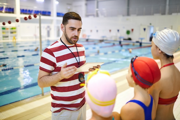 Instructor training his group