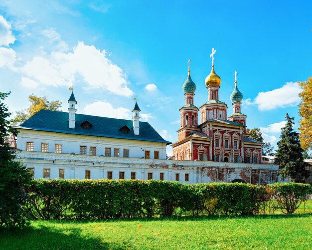 러시아 모스크바의 Novodevichy 수녀원 중보기도 교회