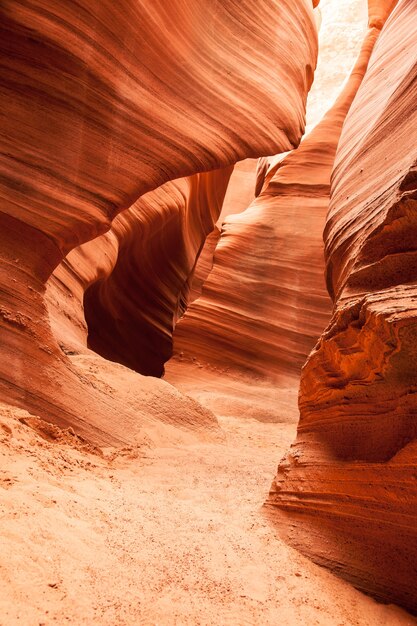 Interieur van Antelope Canyon, woderful oranje golven gemaakt van steen