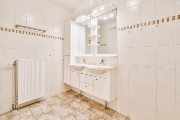 Interieur van de badkamer thuis