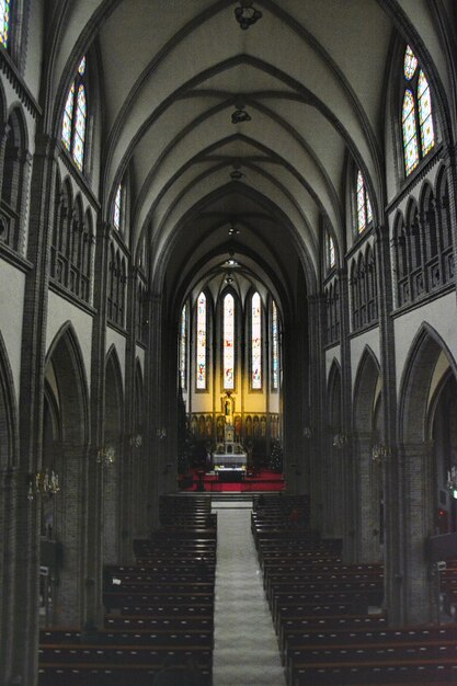 Foto interieur van de kathedraal van myeongdong