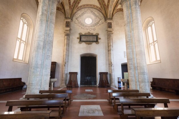 Foto interieur van de kerk