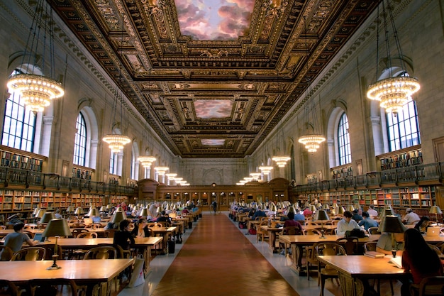 Foto interieur van de openbare bibliotheek van new york