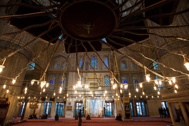 Interieur van de Sultan Ahmet-moskee in Istanbul.