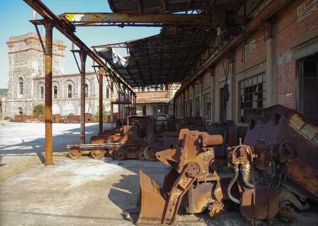 Foto interieur van een verlaten fabriek