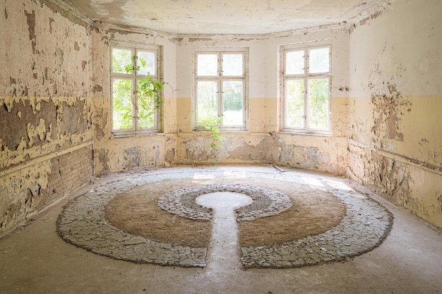 Interieur van een verlaten huis