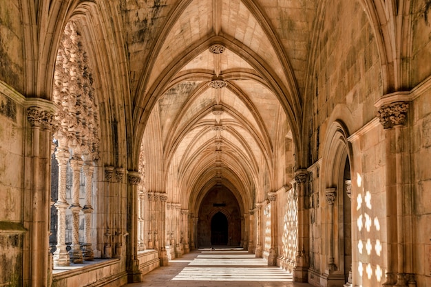 Interieur van het klooster van het klooster van batalha in portugal