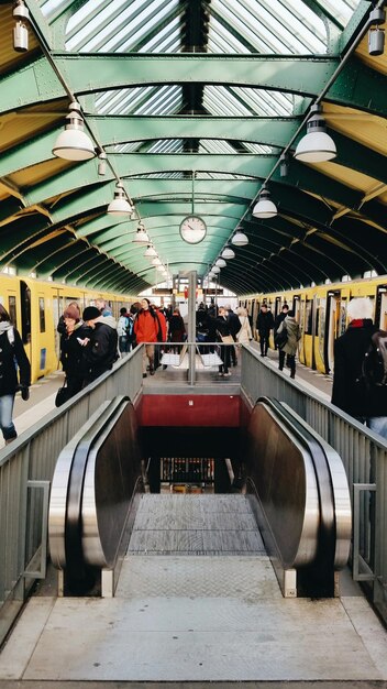 Foto interieur van het metrostation