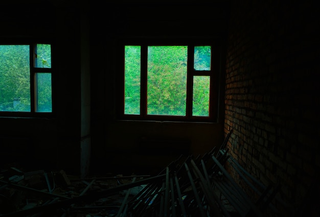 Interieur van verlaten industriële kamer achtergrond