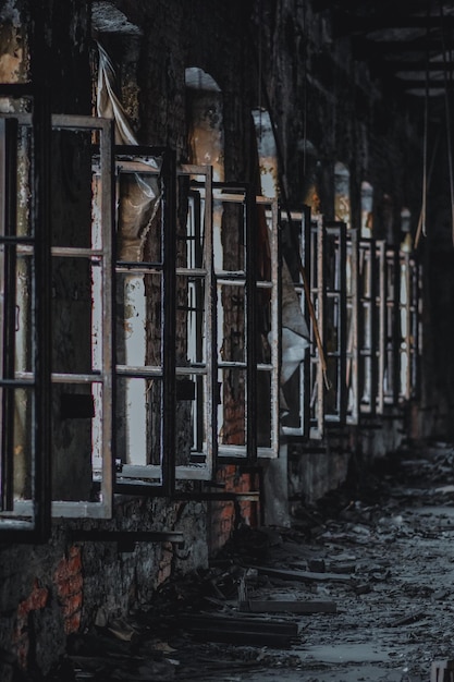 Foto interno di un edificio abbandonato