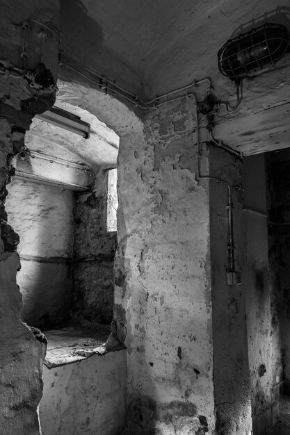 Foto interno di una casa abbandonata
