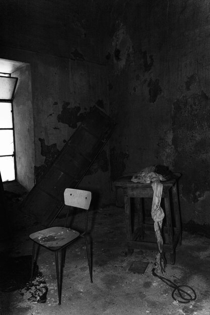 Photo interior of abandoned room