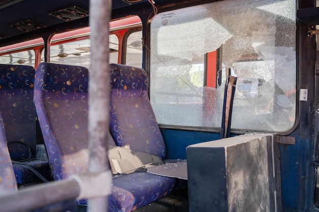 Interno di un treno abbandonato