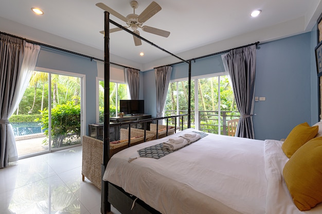 Photo interior of a bedroom in a hotel at phuket thailand