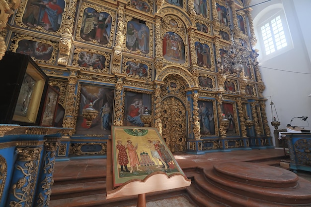 교회의 내부 iconostasis 아이콘 숭배의 대상 제단 종교 십자가
