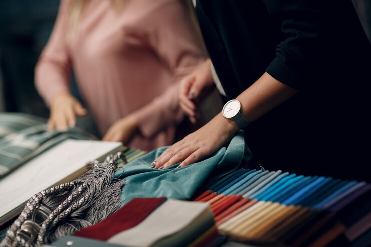 Photo interior designer woman at work. design and interior decoration.