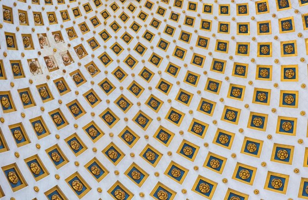 Photo interior detail of the dome of the rotunda of mosta malta