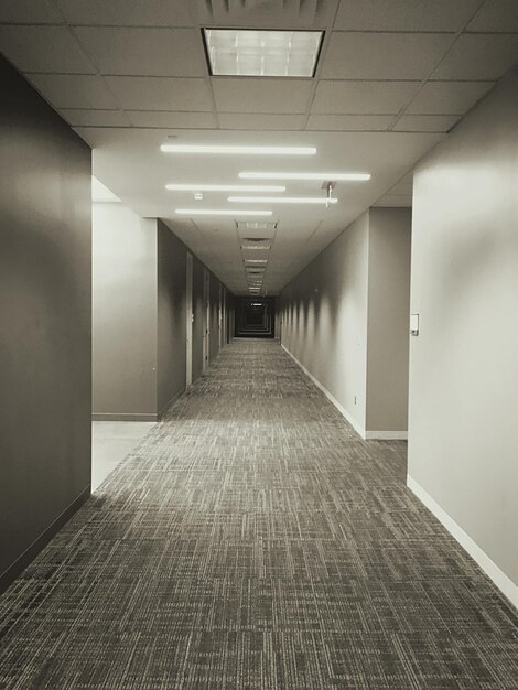 Photo interior of empty corridor