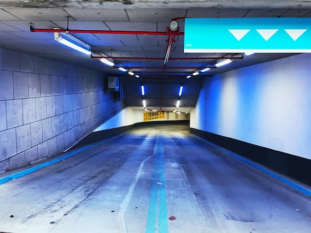 Photo interior of illuminated tunnel