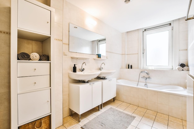 Photo interior of modern bathroom