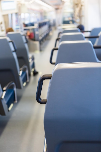 写真 デンバー空港からデンバーユニオン駅までの通勤電車の内部。