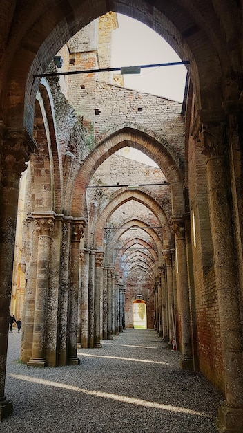 Foto interno di un vecchio edificio