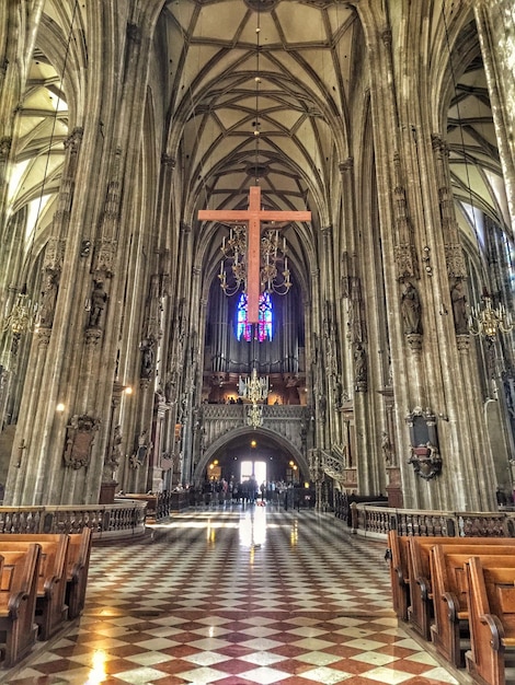 Foto interno della cattedrale di san stefano