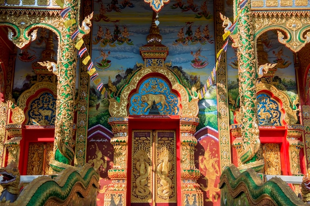 寺院 の 建物 の 内装