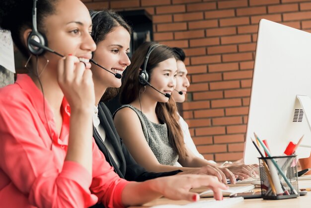 Photo international call center telemarketing customer service agent teams