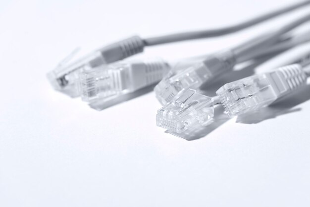 Internetaansluiting op een witte achtergrond Internet en telecommunicatie