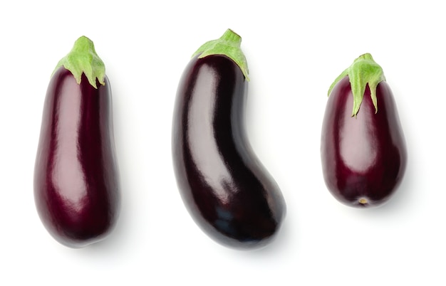 Inzameling van aubergine die op wit wordt geïsoleerd