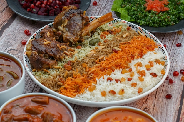 Photo iraqi qoozi rice on a big plate