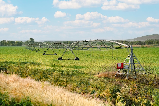 Irrigatiesysteem op landbouwgrond