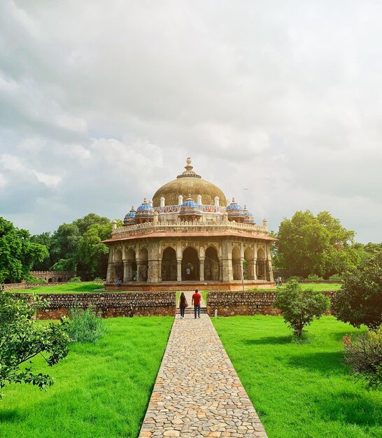 Foto isa khan tomb