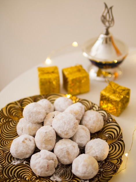 Photo islamic nastar pastries with defocused background