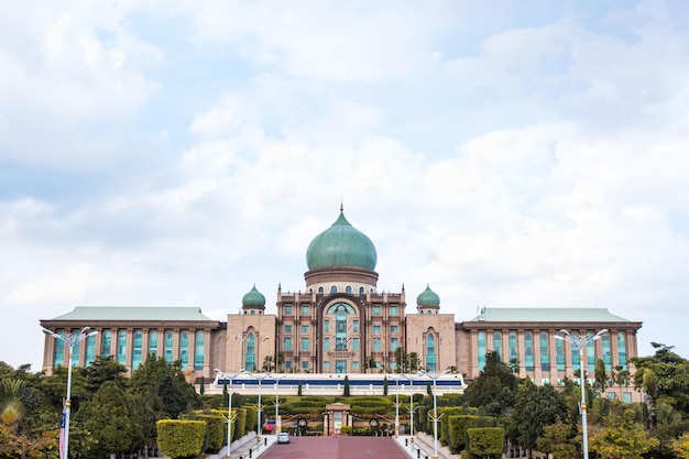 Foto islamitisch paleis in putrajaya, maleisië