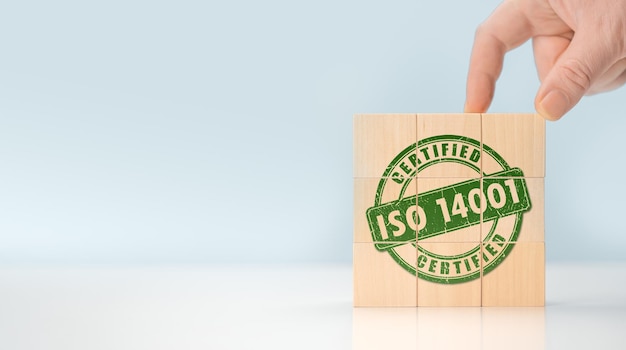 ISO 14001-gecertificeerde milieubeheersystemen Vereisten voor een milieubeheersysteem dat organisaties kunnen gebruiken om de milieuprestaties te verbeteren ISO 14001-kopieerruimte