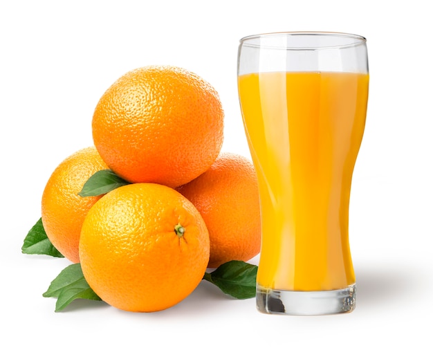孤立した飲み物。オレンジジュースのガラス