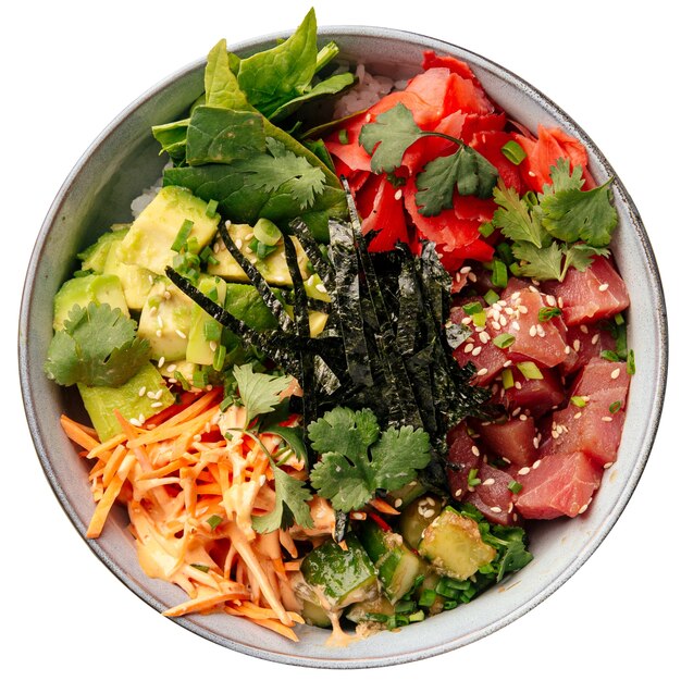 Tonno hawaiano isolato poke bowl su sfondo bianco