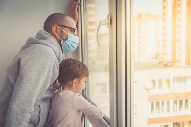 Isolamento a casa per l'auto quarantena