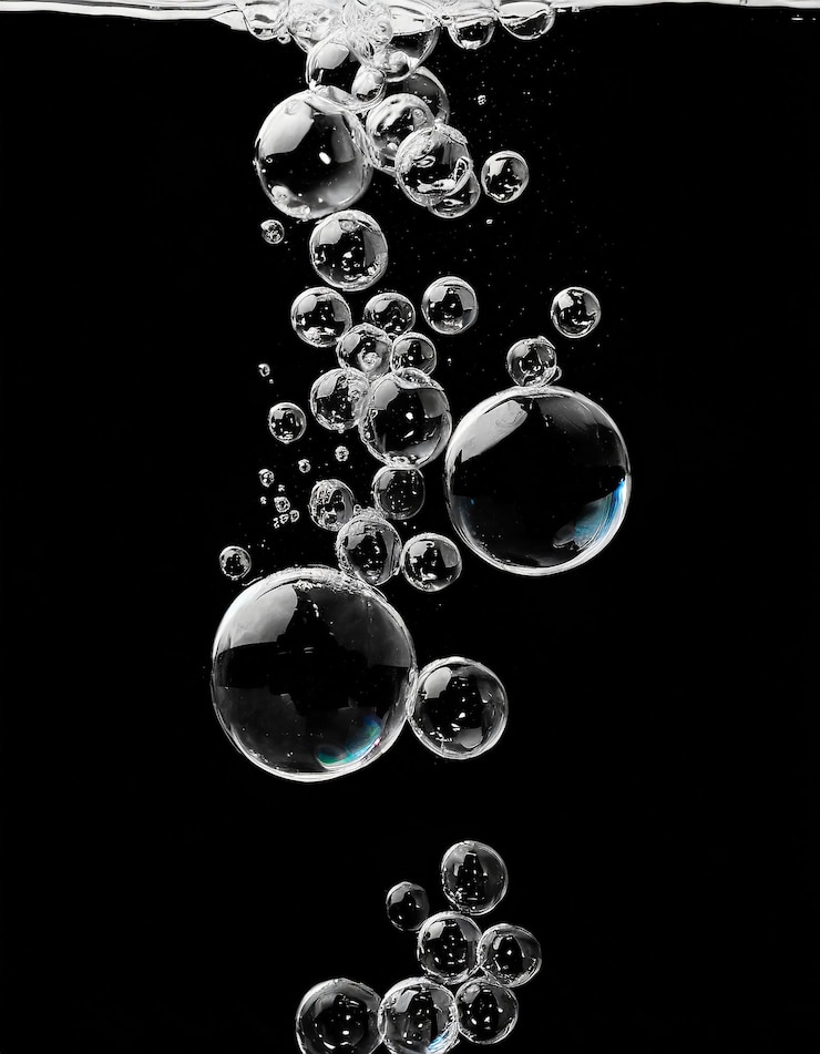 Foto isoleerde bubbels op een zwarte achtergrond