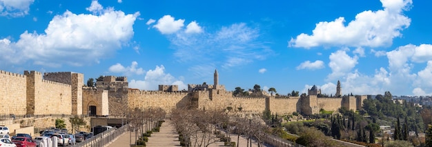 Foto israel panorama skyline uitzicht op de oude stad van jeruzalem in het historische centrum met de toren van david