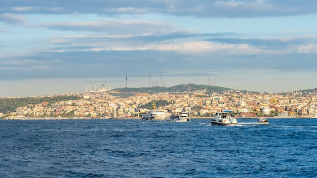 Orizzonte della città di istanbul nella città di costantinopoli, turchia