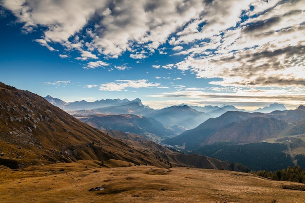 Photo italain alps at sunrise passo pordoi val gardena south tyrol dolomites italy