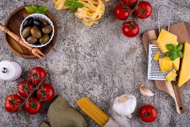 Italiaans eten koken achtergrond met pasta