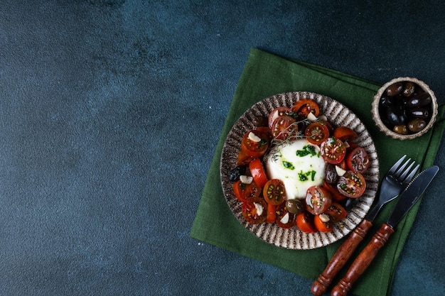 Italiaanse Caprese Salade Met Gesneden Tomaten Mozzarella Basilicum Olijfolie Bovenaanzicht Gezond Eten Italiaanse Salade