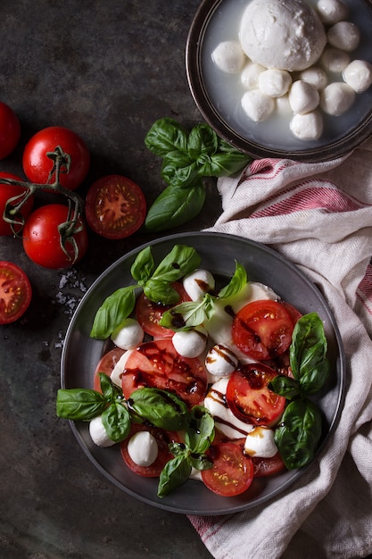 Italiaanse caprese salade